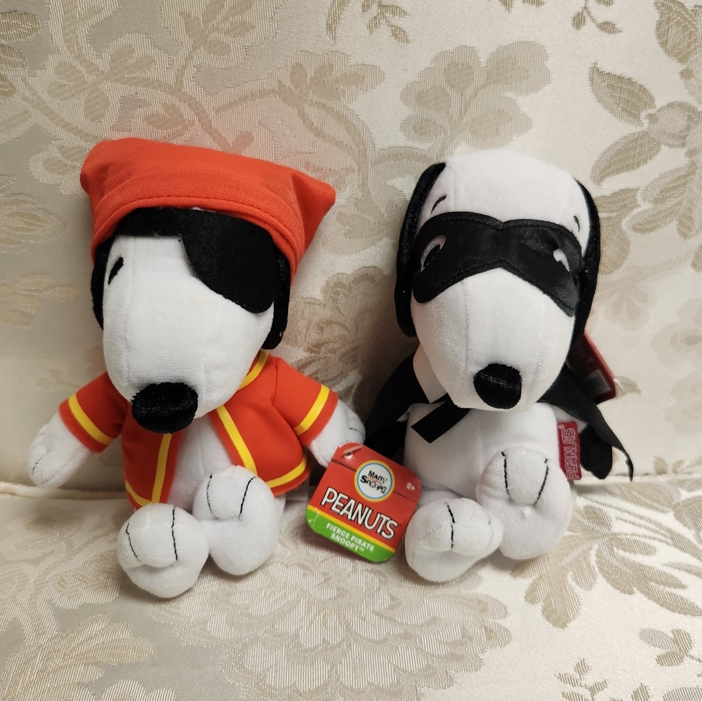 Peanuts Snoopy Plush Set of 2 Pirate & Masked Marvel With Tags Just Play